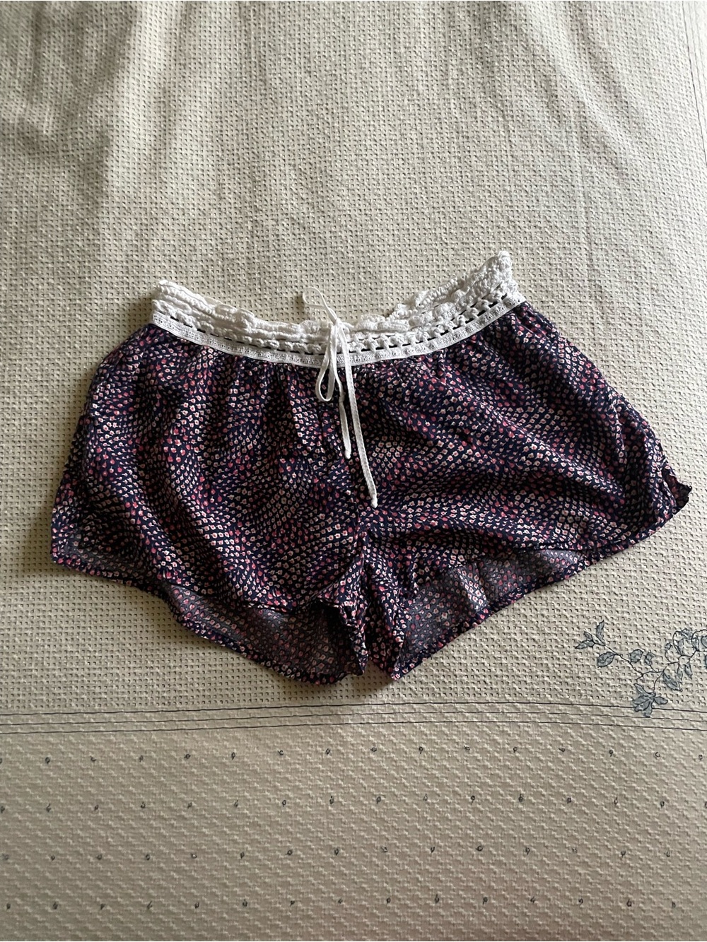 AERIE Cheeky Short Shorts S